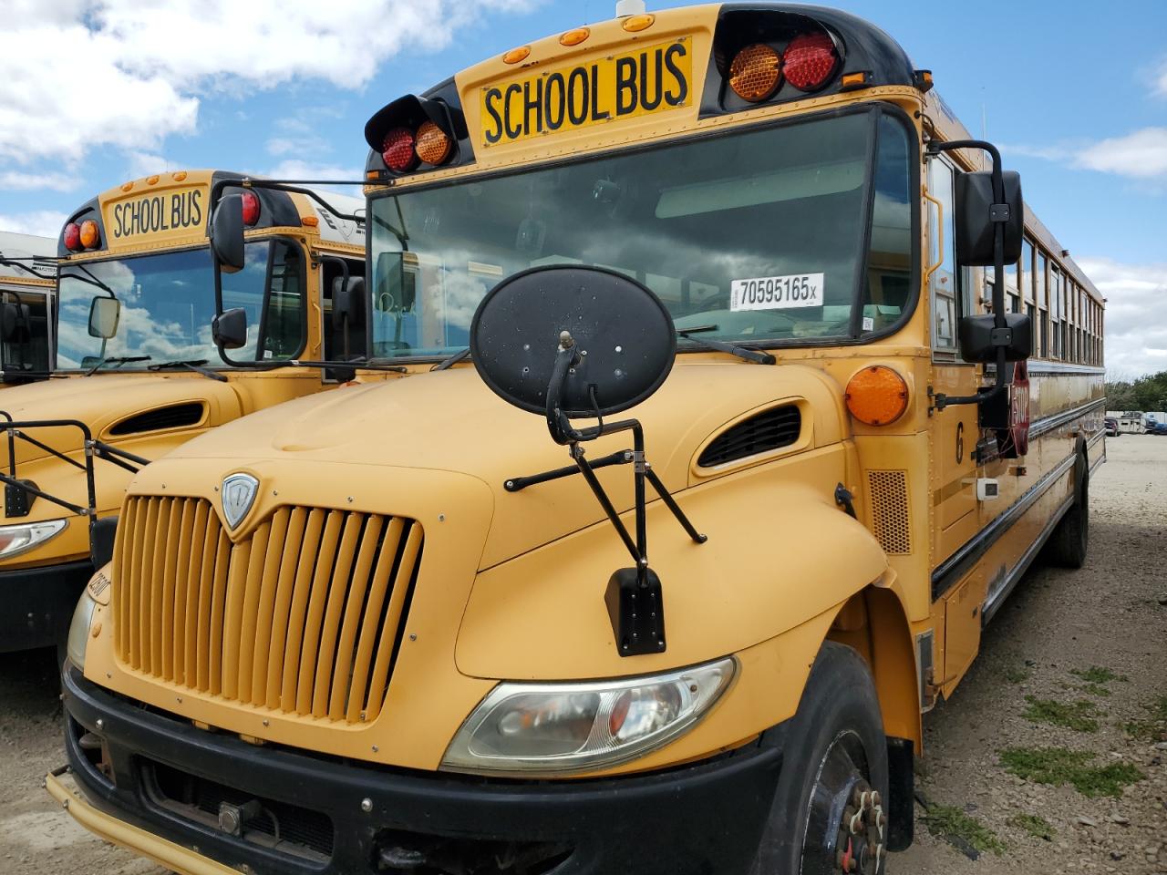 2011 IC Pb105 — VIN 4DRBUSKN9BB345709 — photo 2